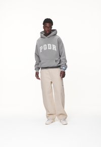 Pegador CARLO HOODIE - Jersey con capucha - washed cool grey