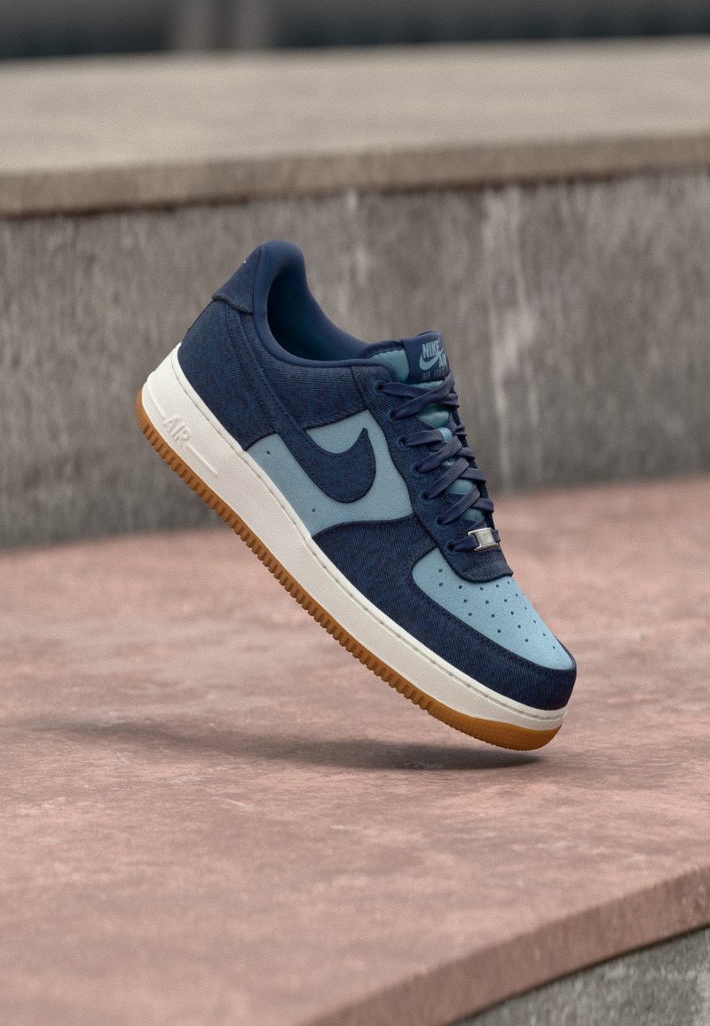 AIR FORCE 1 07 LV8 navy/worn blue/summit white/med brown/blue