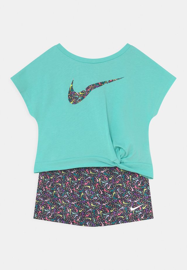 SPRINKLE SCOOTER SET - Camiseta estampada - black