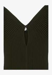 Ausgewählt, dark green