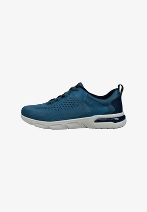 Blaue Sportschuhe mit einem Mesh-Obermaterial, weißer Sohle und Schnürdesign. Verfügt über eine gepolsterte Ferse und einen seitlichen Markenakzent.
