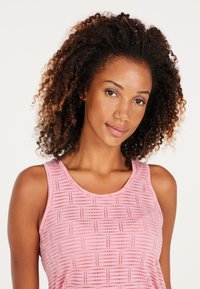 Protest PRTWINNIE - Top - smooth pink