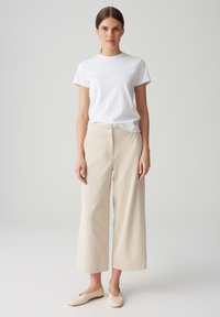 OPUS HIGH RISE CROPPED WIDE FIT - Pantaloni - natural glaze