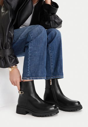 Nine West, NINE WEST ANKLE BOOTS WOMEN'S BLACK CEO-LAYLA-01 - Plateaustøvletter - black