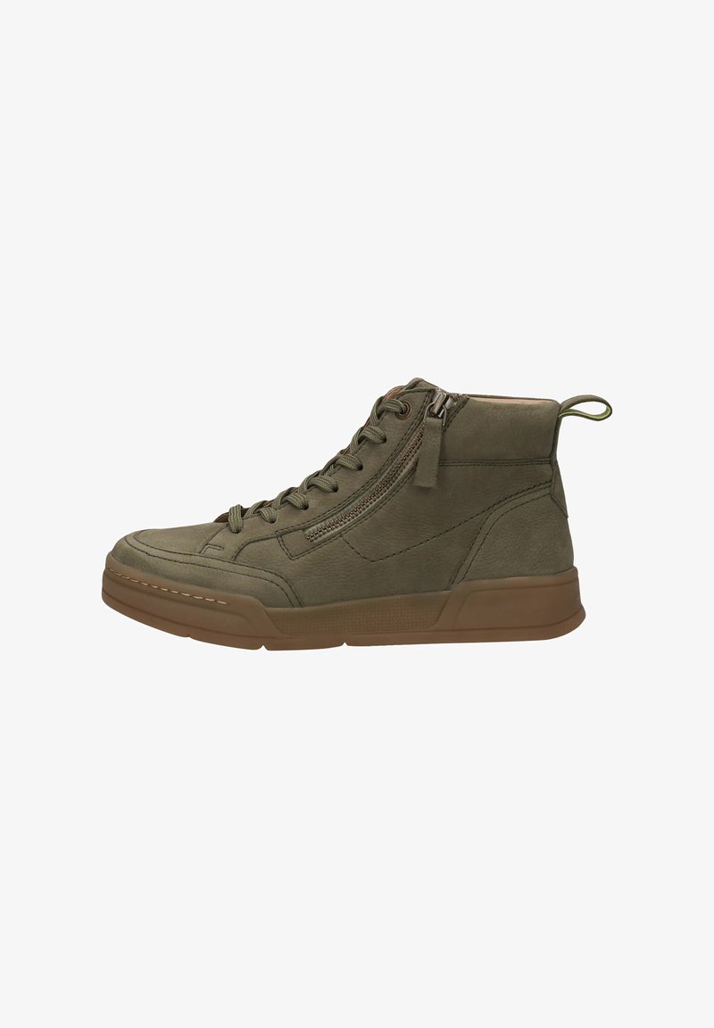 Olivgrüne High-Top-Sneaker aus Wildleder mit einer Gummisohle, seitlichem Reißverschluss, Schnürung vorne und einem Zugschlaufe hinten.