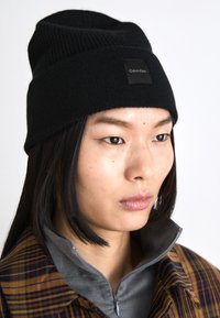 CHUNKY OPEN BEANIE - Beanie - black