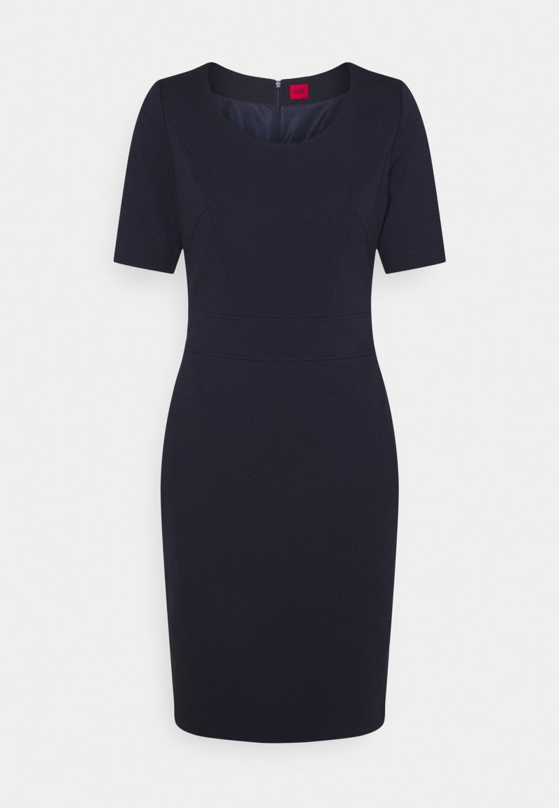 Námořnický modrý přiléhavý šaty s krátkými rukávy, čtvercovým výstřihem a švem. Vyrobeno z hladkého materiálu se skrytým zipem na zadní straně.