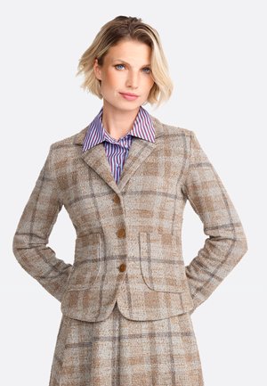 Rich & Royal Blazer - caramel spice