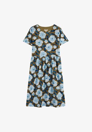 Ziedu kleita brūnā krāsā ar zilām un baltām ziedu rakstiem. Tās ir īsas piedurknes, apaļa izgriezuma un savākta vidukļa dēļ ar vairāk apjoma.