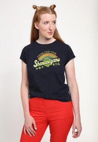 Henry Tiger DUNGEONS & DRAGONS HERE FOR SHENANIGANS - Camiseta estampada - navy blue