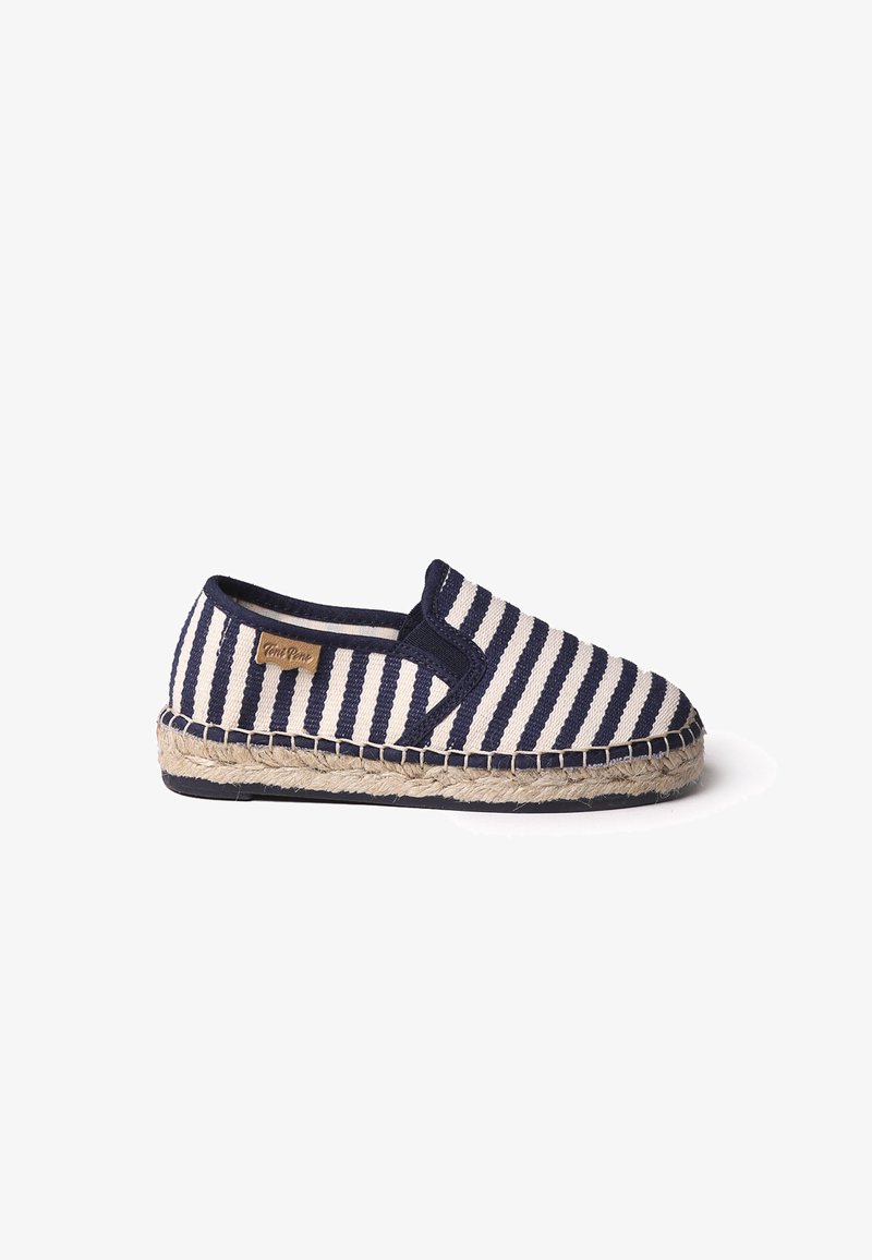 Espadrilla a righe con tessuto in cotone blu e bianco, suola in juta intrecciata, inserto laterale elastico e etichetta con logo.