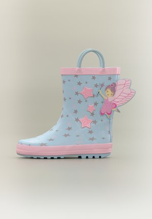 Blauer und pinker Kinderregenstiefel mit Sternmustern und einer rosa geflügelten Fee, die einen Zauberstab hält und an der Seite befestigt ist.