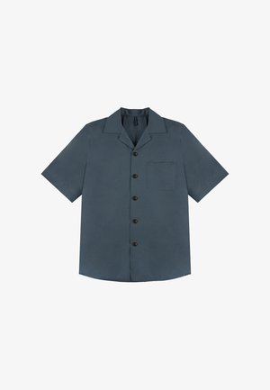 Kurzarmhemd aus dunkelblauem Stoff, mit Kragen, Brusttasche und braunen Knöpfen in der Mitte. Glatte Textur.