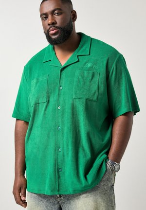 STHUGE, STHUGE SHIRT, SHORT SLEEVE, CUBA COLLAR, TERRY CLOTH, BOXY FIT, UP TO 8XL - Hemd - emerald green