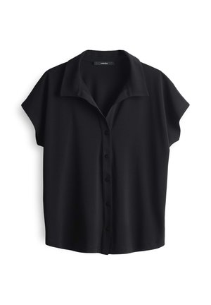 Blouse noire à manches courtes avec col, dotée d'une fermeture à boutons sur le devant et d'une coupe décontractée. Fabrication en tissu lisse et texturé.