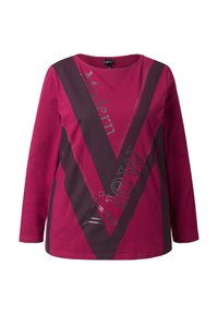 Bordeauxfarbenes Langarmshirt mit einem großen V-förmigen Grafik in Schwarz, auf dem die Worte "Modern" und "View" in Silber zu sehen sind, und einer weichen Baumwolltextur.