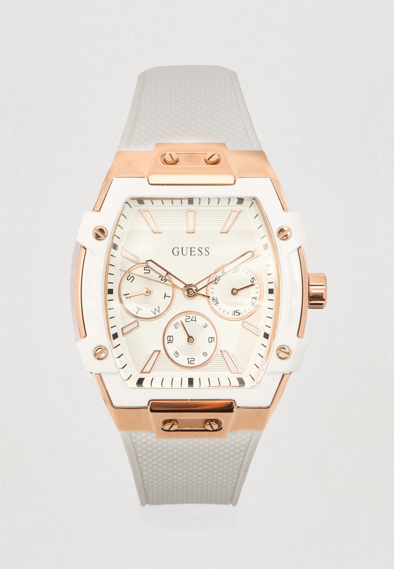 Witte siliconen horlogeband met een rosegouden roestvrijstalen kast, rechthoekige wijzerplaat, drie subdials en een gestructureerd wijzerplaatontwerp.