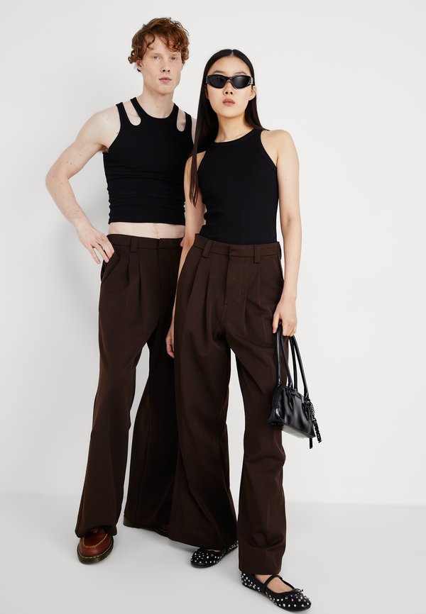 GOLIATH PANT UNISEX - Trousers3