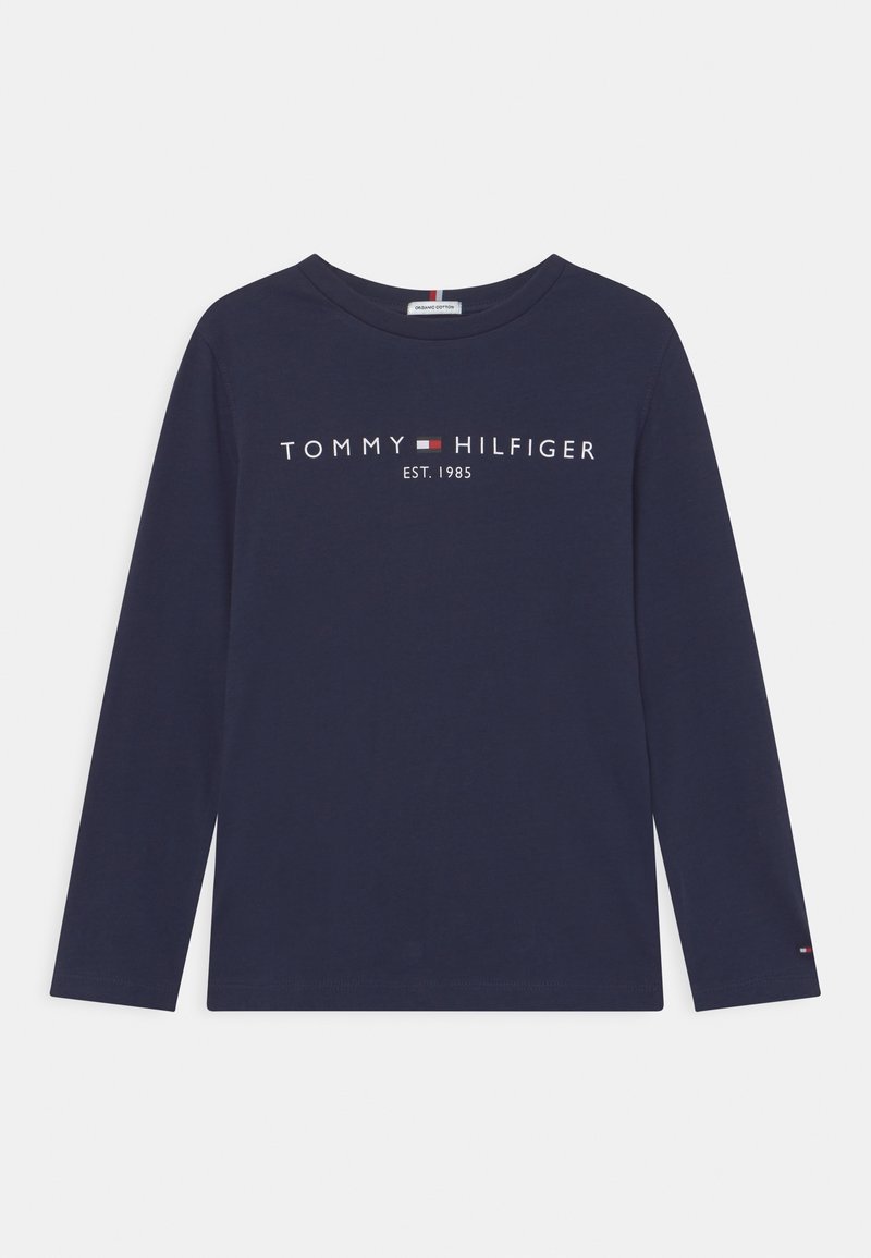 Námořnické tričko s dlouhým rukávem vyrobené z bavlny, s bílým logem "TOMMY HILFIGER" a textem "EST. 1985". Klasický kulatý výstřih a přiléhavý střih.