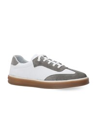 Schnürschuhe aus grauem Wildleder und weißem perforiertem Leder, Gummi-Außensohle und rundem Zehendesign.