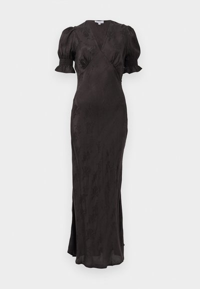 Zwarte jurk met een wikkeldesign, korte pofmouwen en een getailleerd silhouet. Beschikt over een textured stof en een zijsplit voor verhoogde bewegingsvrijheid.