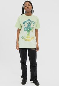 Paradiso Clothing GUNS N ROSES USE YOUR ILLUSION TOUR DIP DYE WASH - Print T-shirt - green