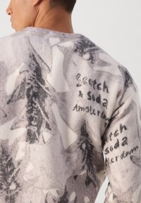 Scotch & Soda PRINTED DROPPED SHOULDER - Strickpullover - eggnog/grey