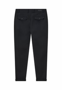 Crne krojene hlače s ravnim prednjim dijelom, manžetama na rubovima i dva stražnja džepa, s kopčama na dugmad i glatkom teksturom.