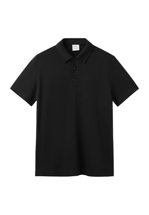 Čierne krátke tričko polo s tromi gombíkmi a zloženým golierom, zobrazené plocho na bielom pozadí.