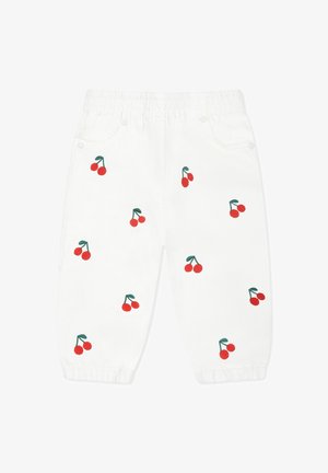 Pantaloni bianchi in cotone con vita elasticizzata, decorati con ricami di ciliegie rosse e foglie verdi sparse, e orli con risvolto.