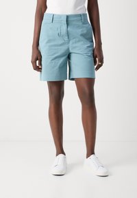 Marc O'Polo CHINO STYLE MEDIUM WAIST FRENCH POCKETS - Šortky - soft teal