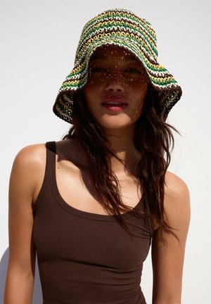 Bershka, RUSTIC BUCKET HAT - Chapeau - yellow