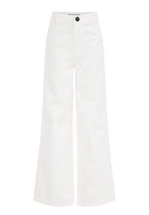 Pantalon blanc taille haute à jambes larges avec passants de ceinture et un seul bouton noir à la taille.