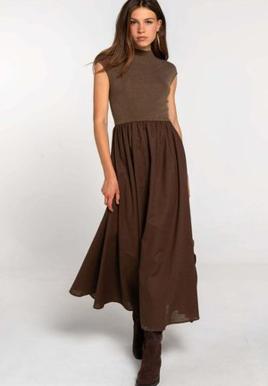 Robe de jour - marrón