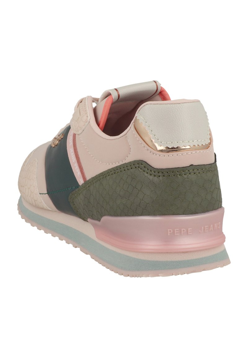 Zapatilla con una mezcla de materiales en rosa, verde y azul turquesa; cuero texturizado, acentos suaves; presenta un detalle y logotipo en oro rosa.