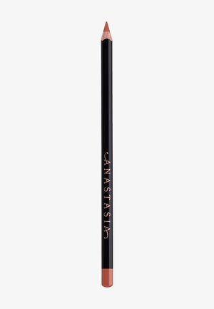 Crayon à lèvres nude avec un corps noir et des accents roses. Il présente une pointe taillée pour plus de précision et un texte de marque en rose.