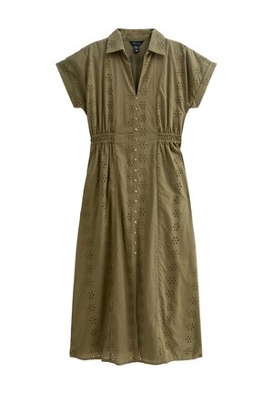 Olijfgroen katoenen jurk met korte mouwen, een kraag, een knoopsluiting aan de voorkant en oogjes bloemenpatronen langs het lijfje en de rok.