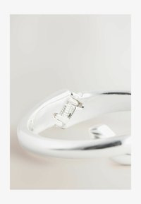 Valitud, silver tone