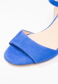 KIOMI Páskové sandály  - blue