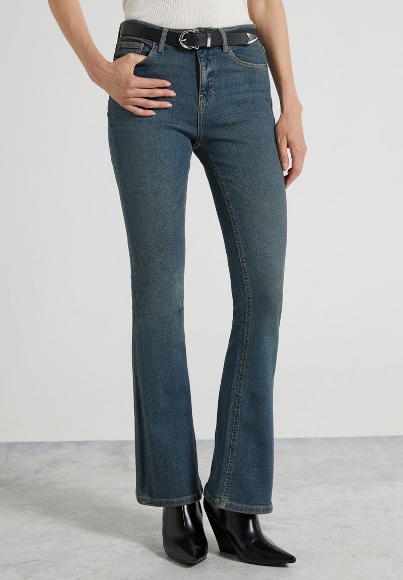 Rinascimento Jeans a zampa - himmelblau/blu