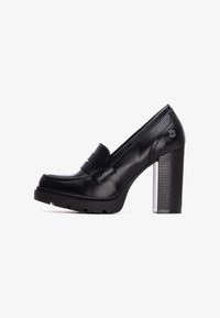 Seleccionado, black
