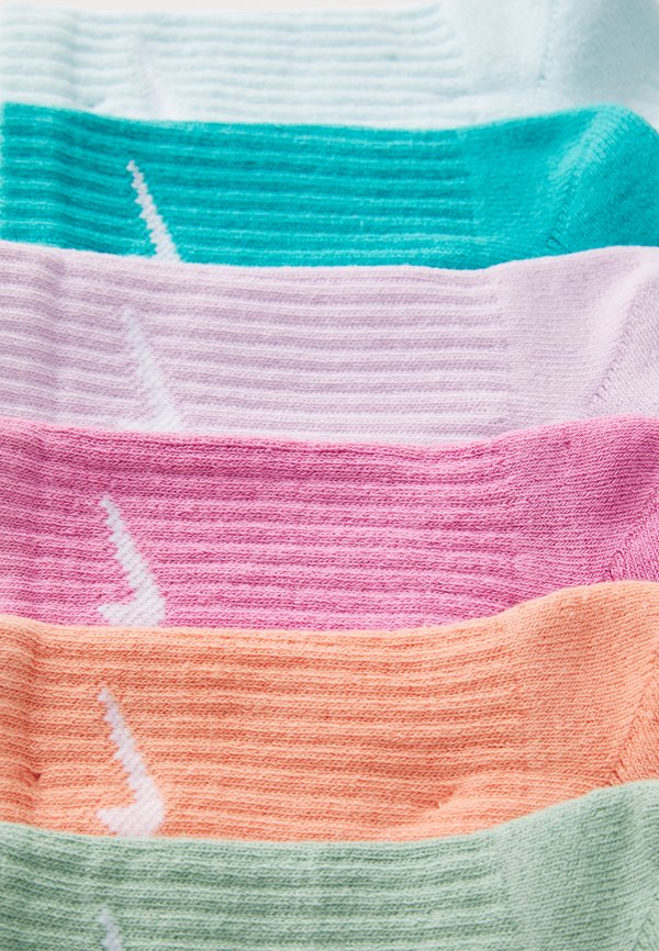 BASIC CREW 6 PACK - Socks2