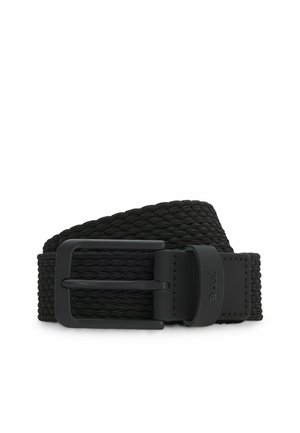 Schwarzer geflochtener Stoffgürtel mit mattschwarzer rechteckiger Schnalle und Lederschlaufen, aufgerollt und vor weißem Hintergrund präsentiert.