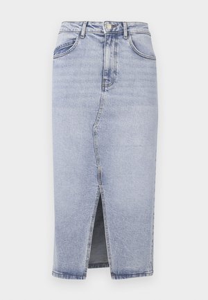 Helleblaue Denim-Rock mit hoher Taille, geradem Schnitt, vorderem Schlitz und zwei Gesäßtaschen. Verfügt über einen Knopfverschluss und dezente Nähdetails.