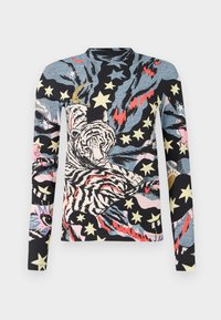 Τοπ με μακριά μανίκια που διαθέτει ένα έντονο γραφικό σχέδιο με τίγρη, αστέρια και αφηρημένα μοτίβα σε ζωντανά χρώματα σε μαύρο φόντο.