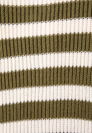 Tejido de punto con franjas anchas alternadas en verde oliva y crema, con una textura de canalé y un patrón de puntada uniforme en toda su extensión.