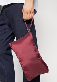 Tommy Hilfiger PACKABLE - Jachetă subțire - deep rouge