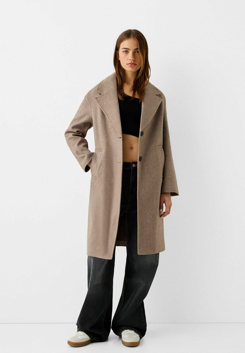 Bershka - SOFT - Klassinen takki - sand, Suurenna