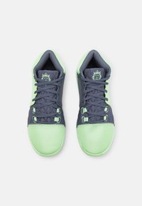 Nike Performance LEBRON WITNESS - Scarpe da basket - green/grey