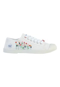 Baskets en toile blanches avec broderie florale en rose, rouge et vert. Elles disposent d'une semelle en caoutchouc blanche et d'un design à lacets.